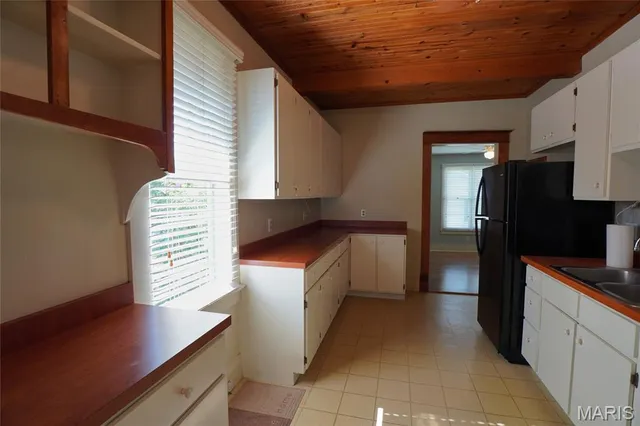 $264,900 | 130 East 2nd Street, Hermann, MO 65041