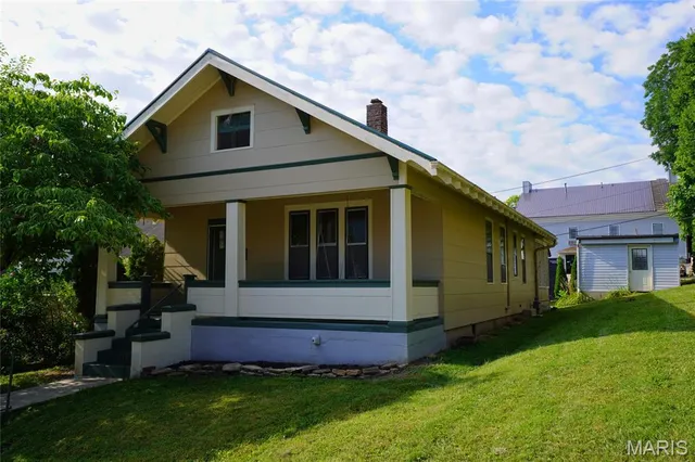 $264,900 | 130 East 2nd Street, Hermann, MO 65041