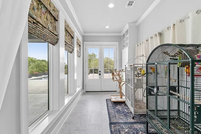 a view of entryway with a rug