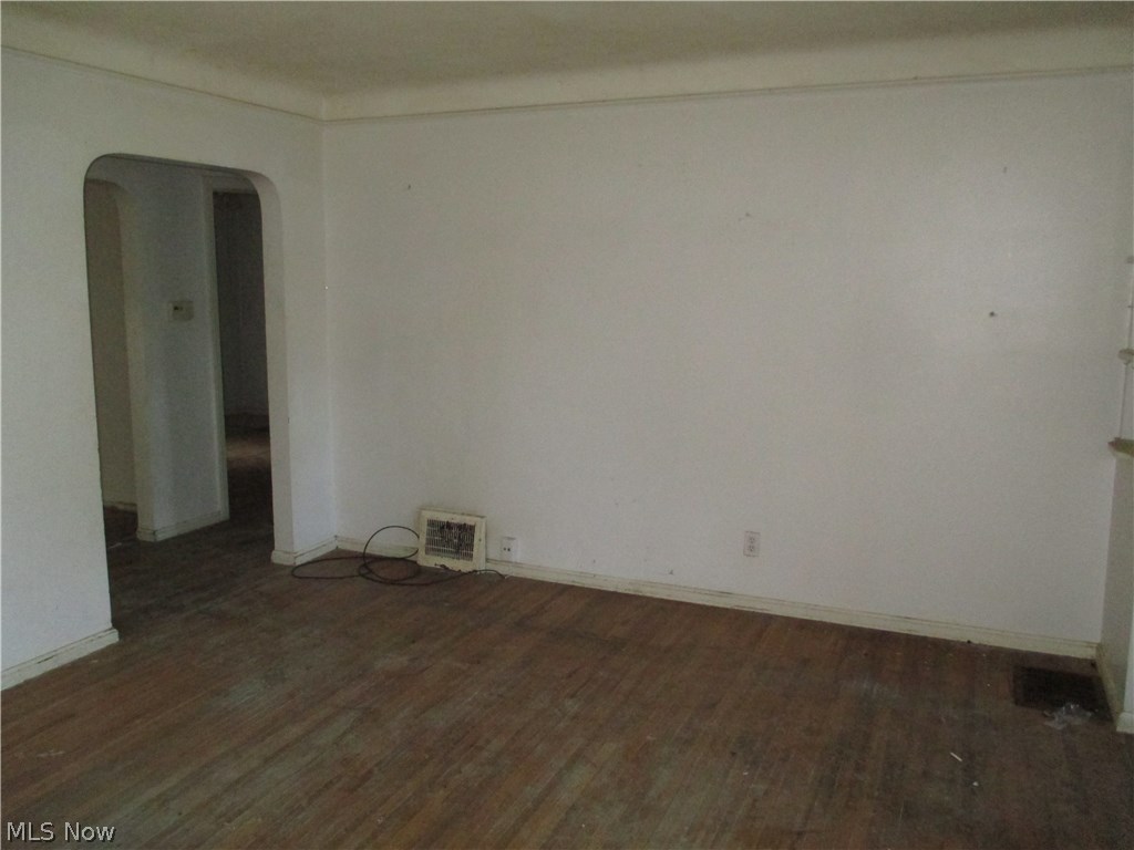 1415 Clearview Road Cleveland, OH 44124 - Photo 3 of 16 Gallery Image 3