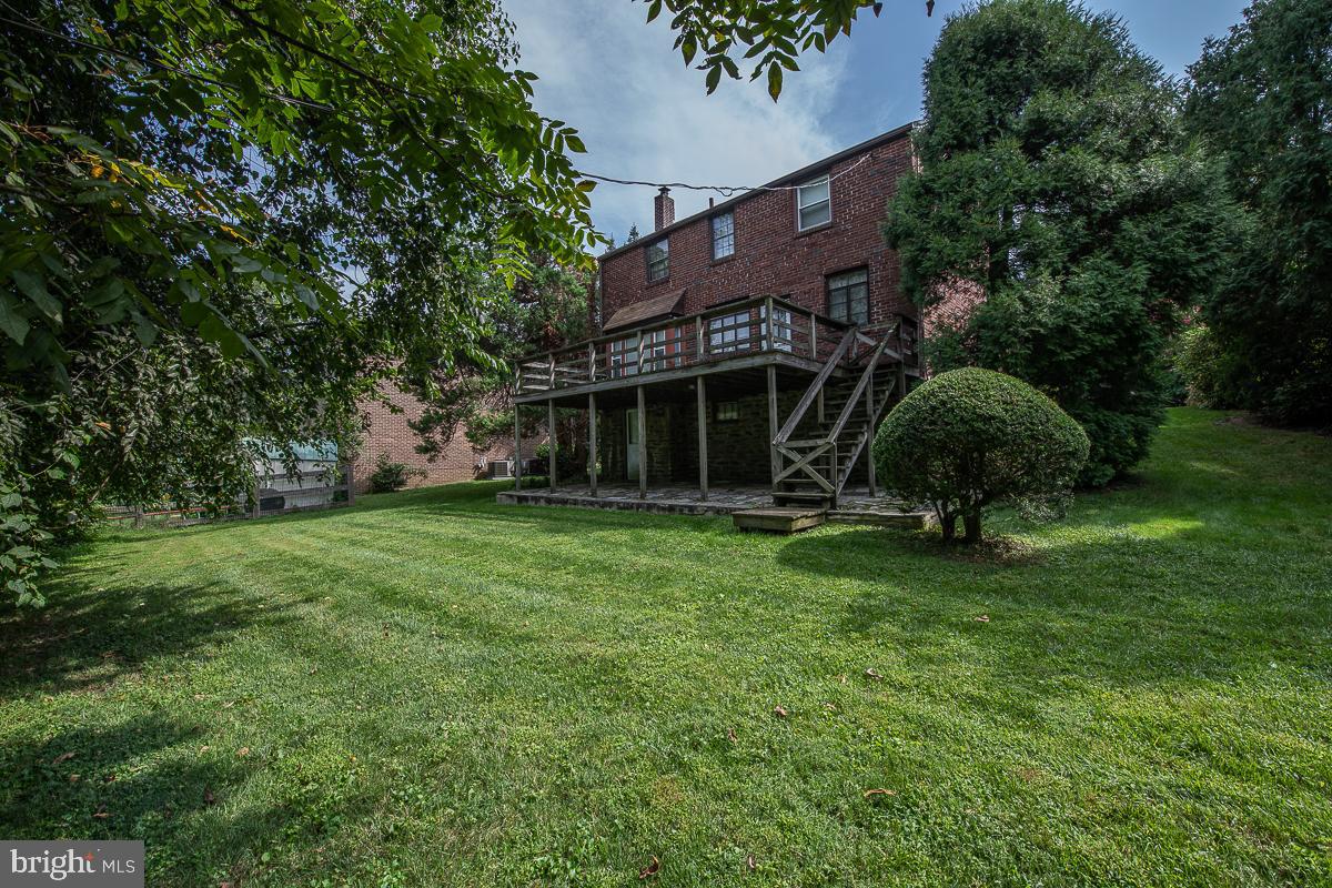 1749 Green Valley Road Havertown, PA 19083 - Photo 3 of 23