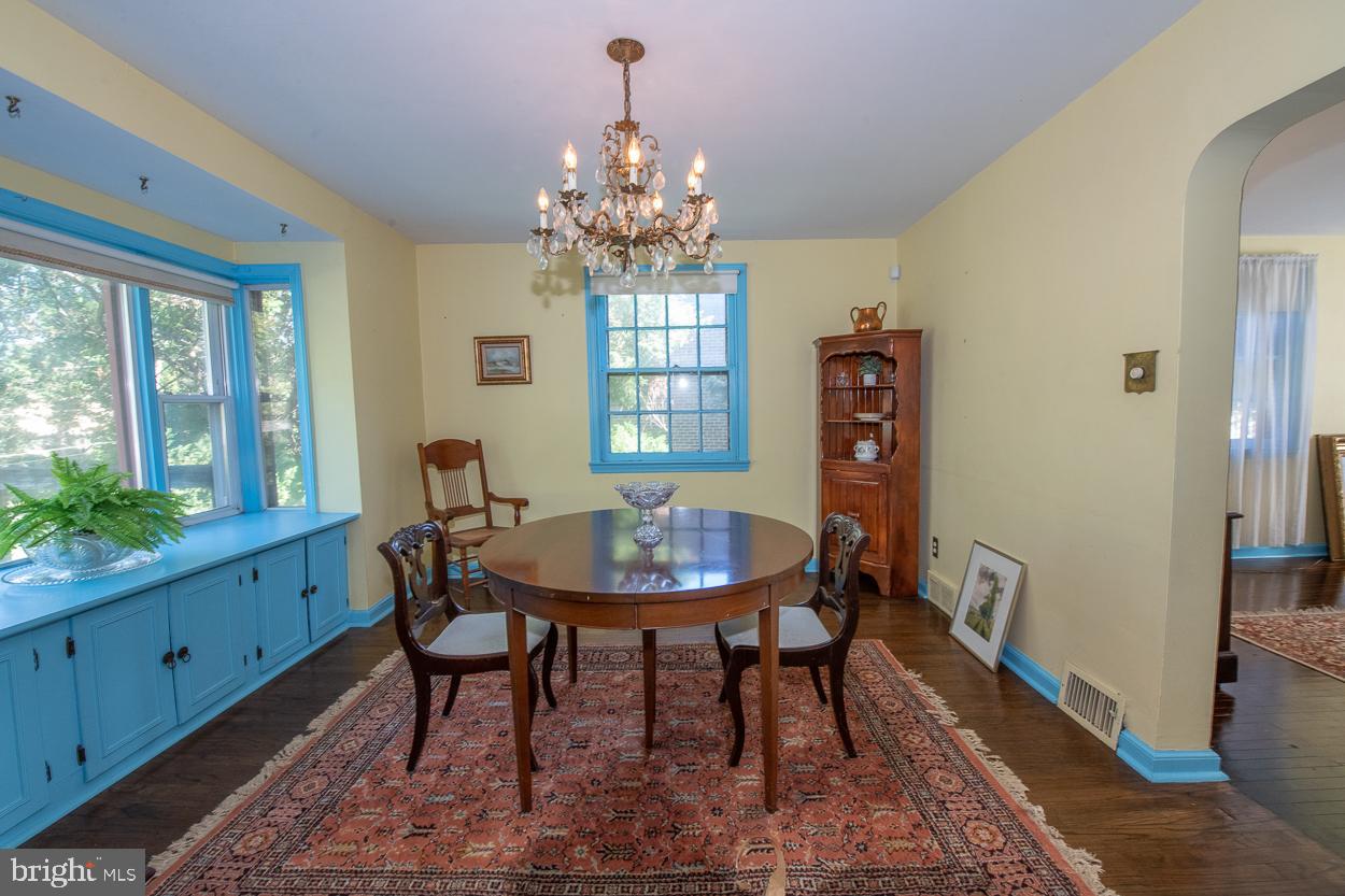 1749 Green Valley Road Havertown, PA 19083 - Photo 8 of 23