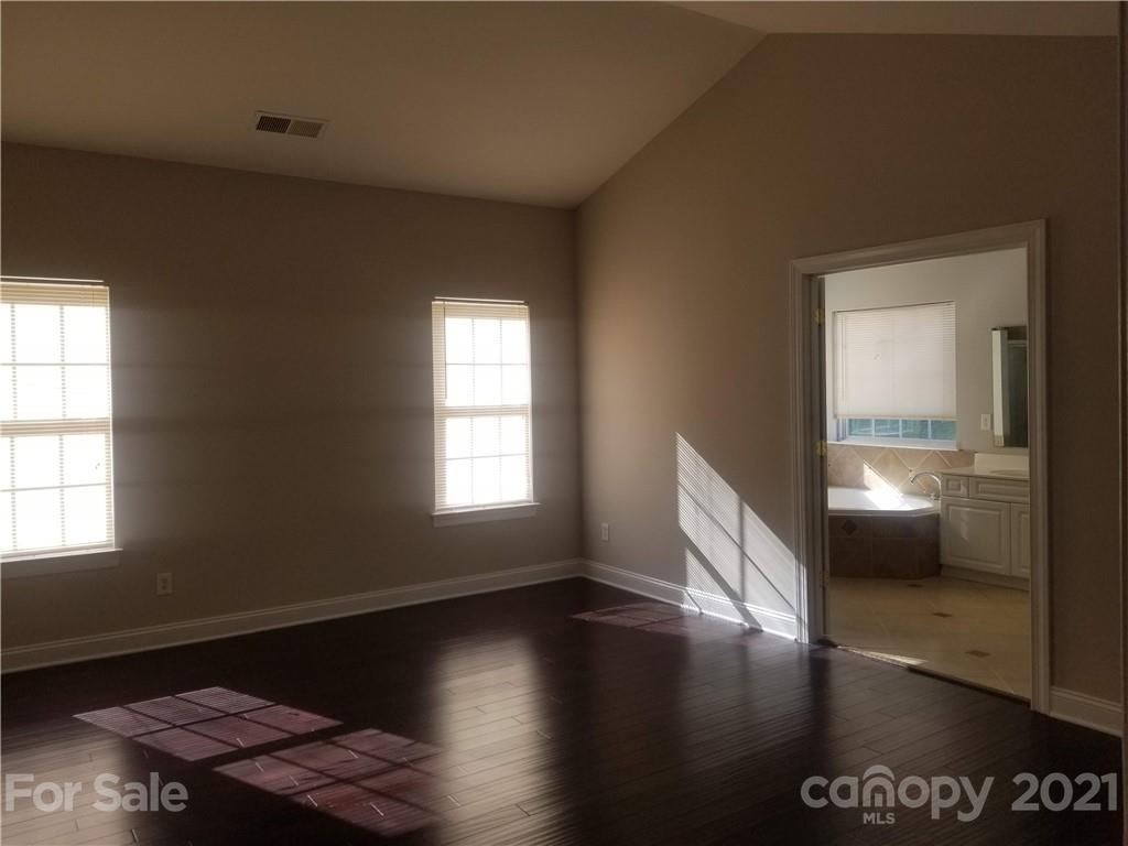 11409 Woodfire Road Charlotte, NC 28269 - Photo 13 of 20