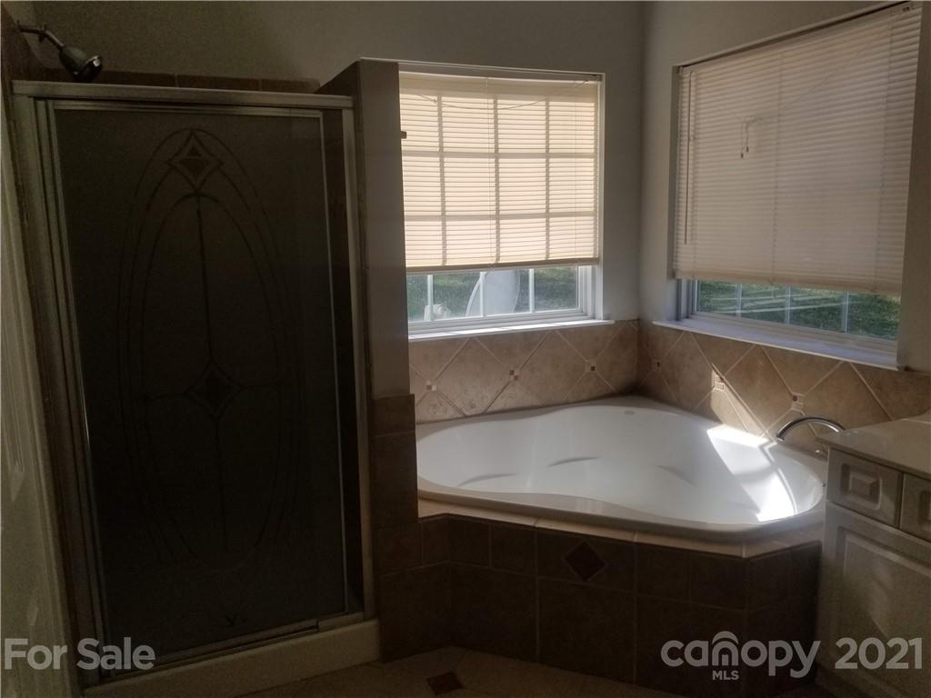 11409 Woodfire Road Charlotte, NC 28269 - Photo 14 of 20