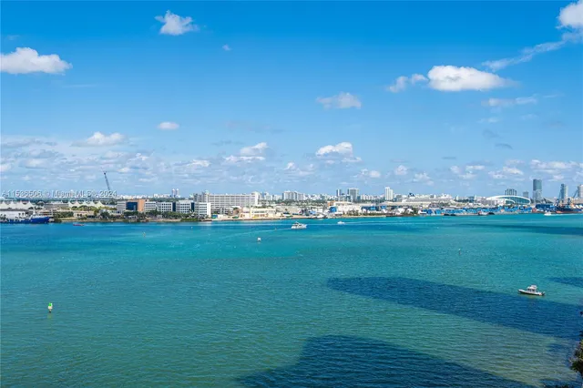 $3,890,000 | 900 Brickell Key Boulevard, Unit 1002, Miami, FL 33131