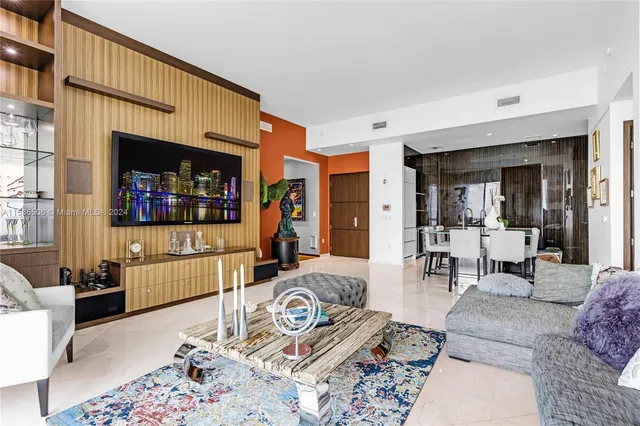 $3,890,000 | 900 Brickell Key Boulevard, Unit 1002, Miami, FL 33131