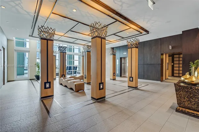 $3,890,000 | 900 Brickell Key Boulevard, Unit 1002, Miami, FL 33131