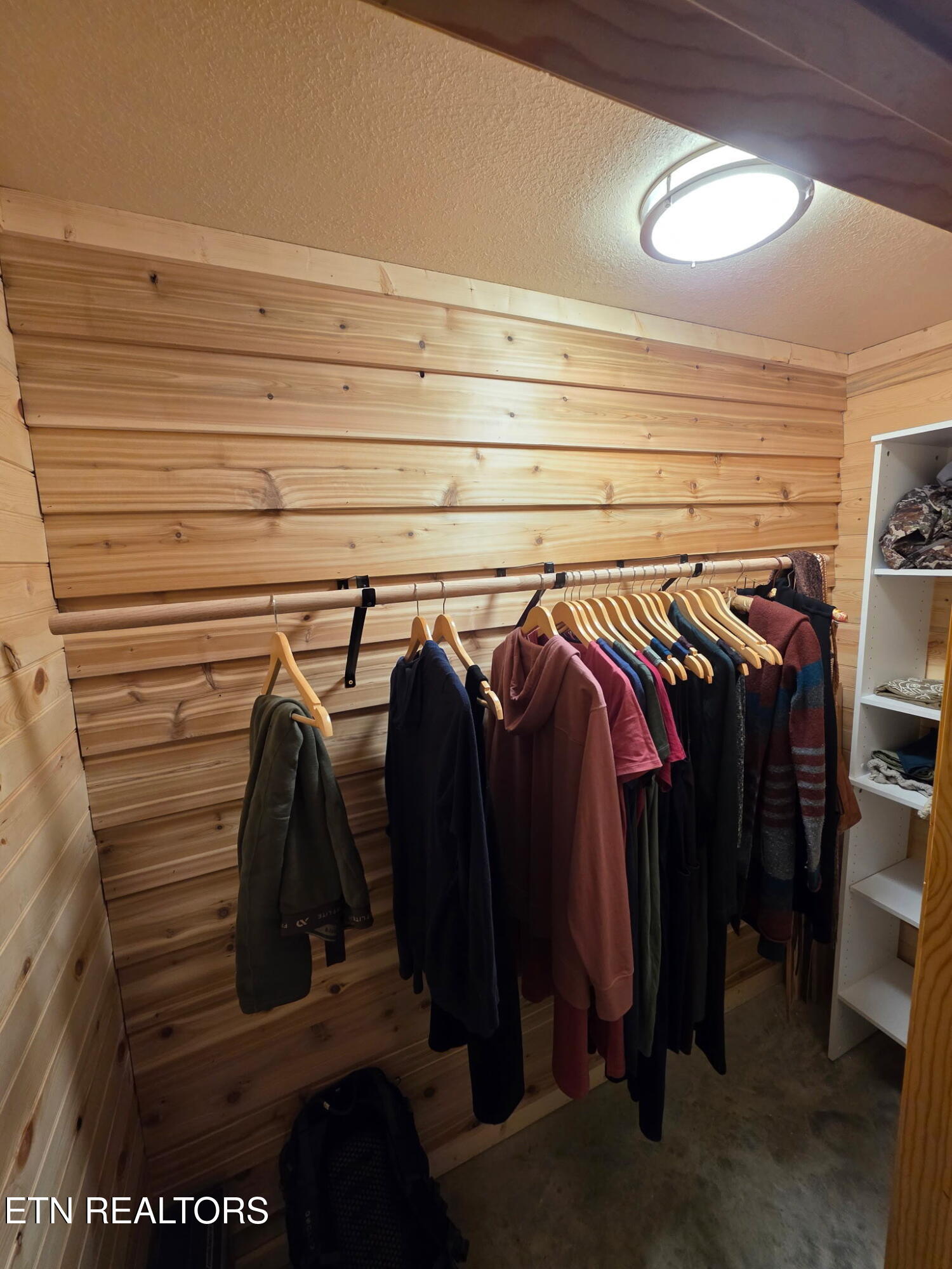 1827 Old Chilhowee Loop Seymour, TN 37865 - Photo 13 of 43 8310297954963763875