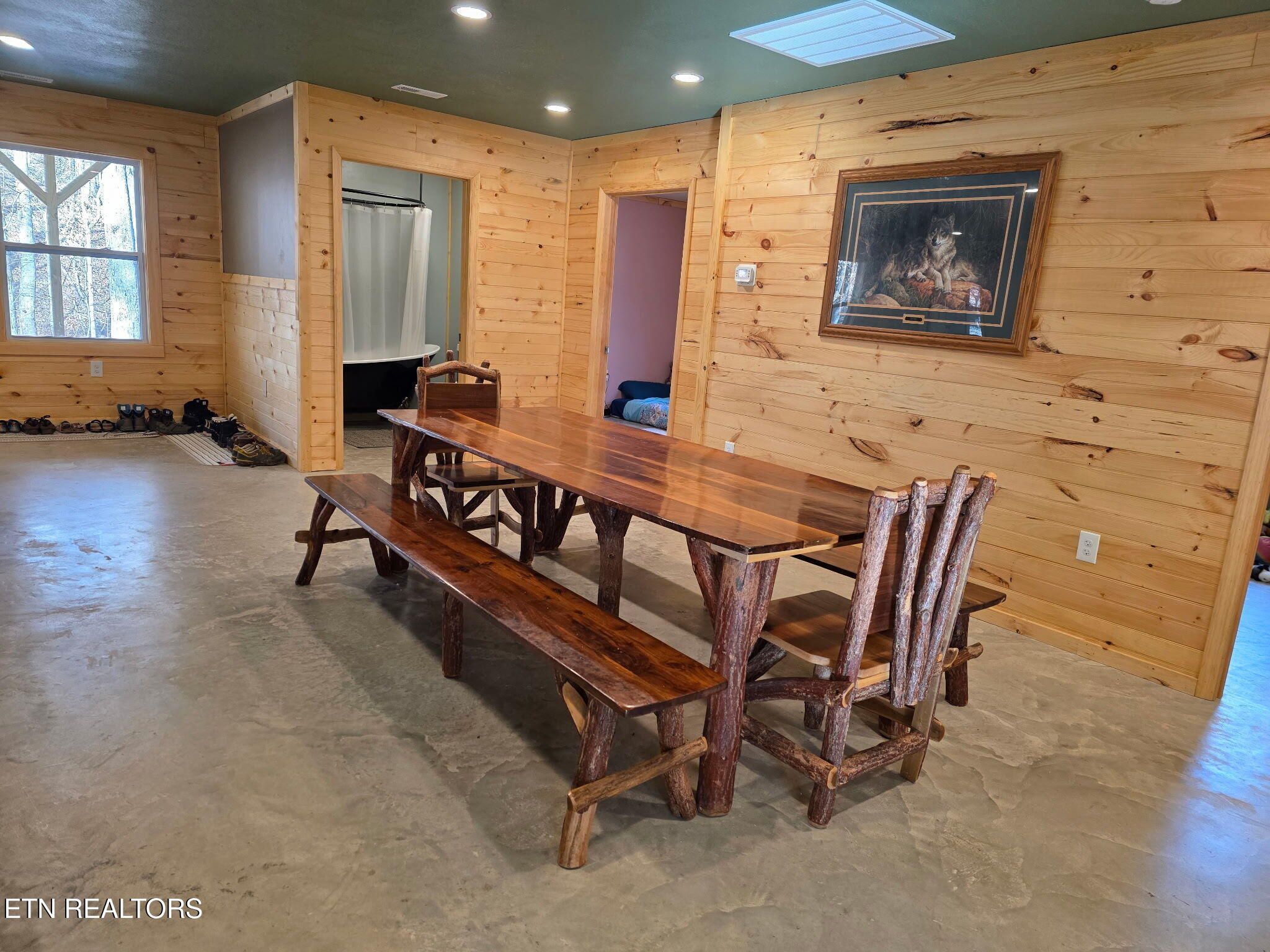 1827 Old Chilhowee Loop Seymour, TN 37865 - Photo 5 of 43 8988936359342787913