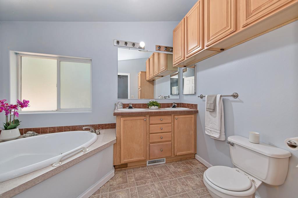 36000 Culberson Road Alta, CA 95701 - Photo 87 of 96 Primary bathroom with soaking tub and shower stall.
