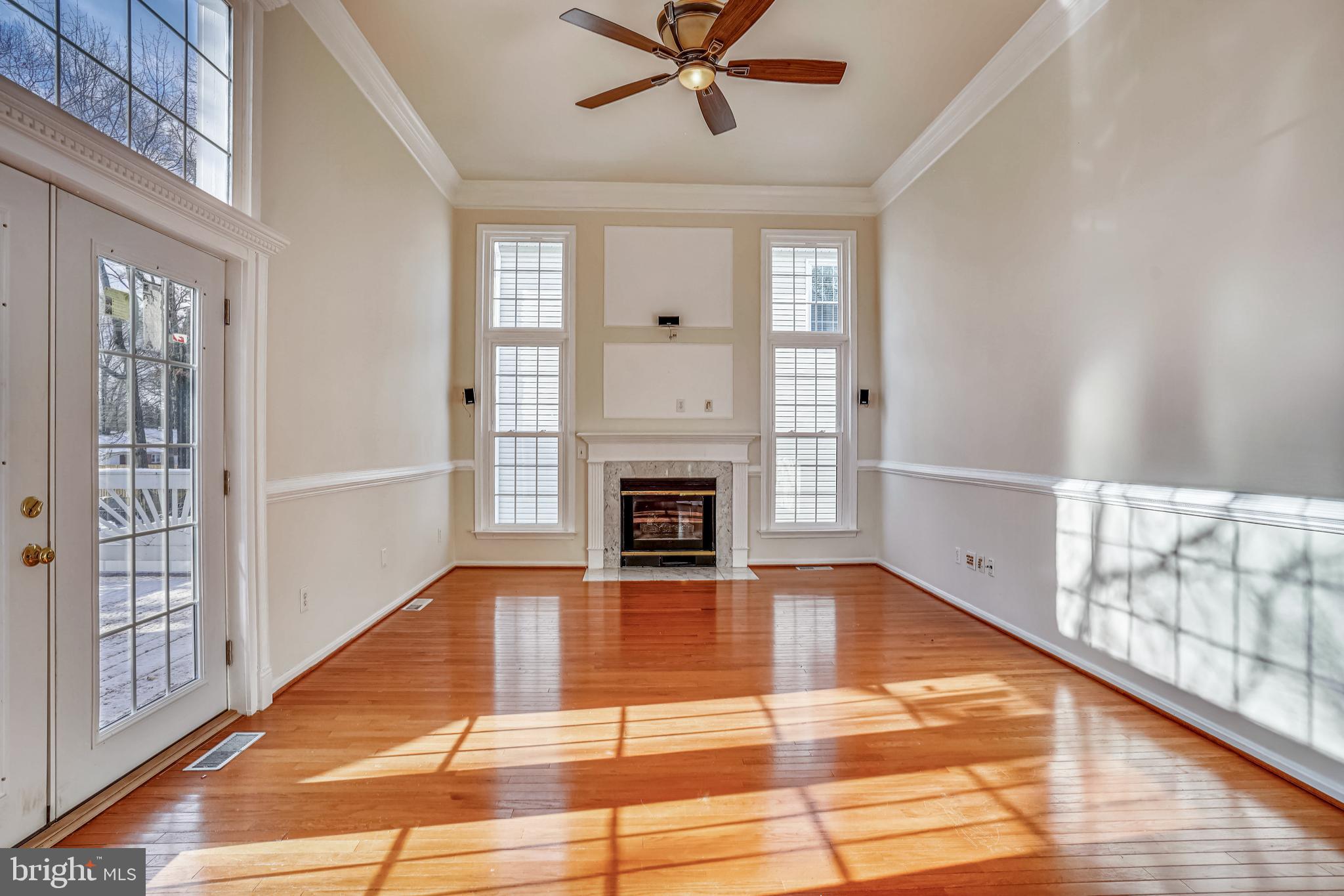 6493 Summerton Way Springfield, VA 22150 - Photo 3 of 38 Gallery Image 3