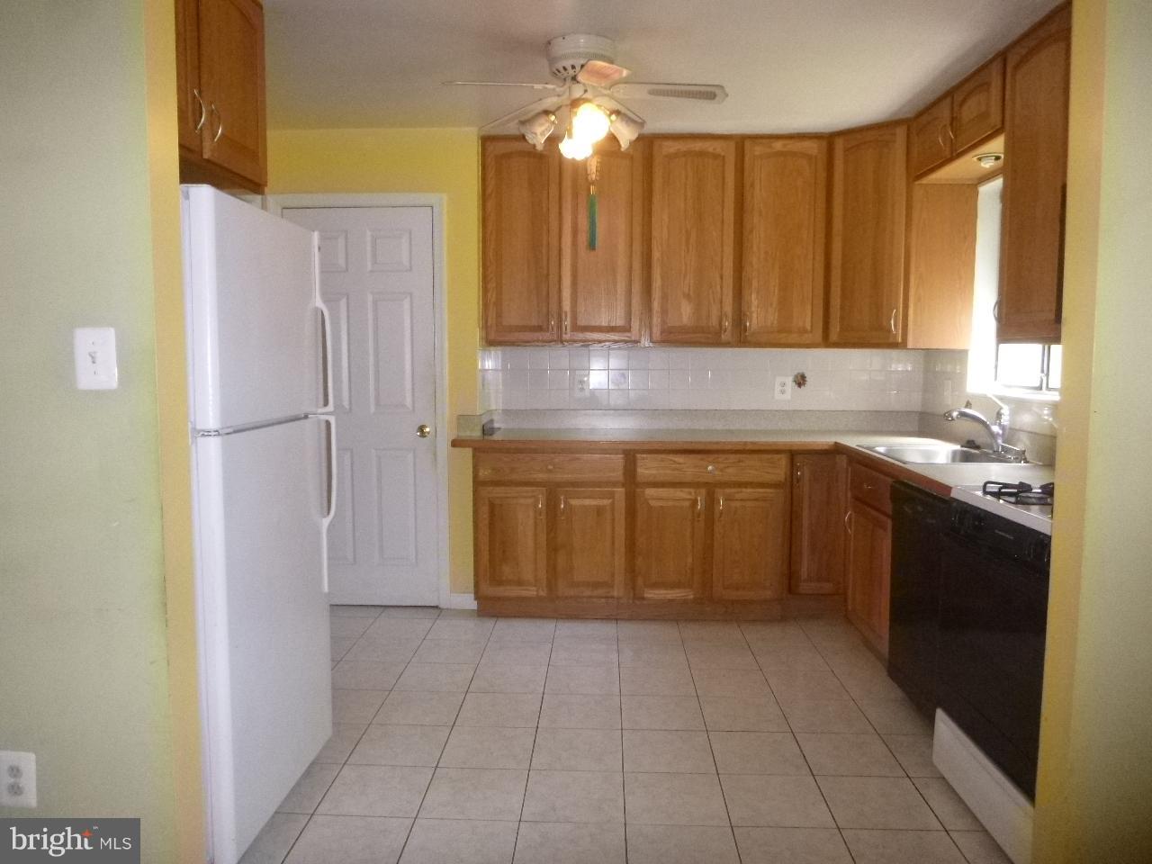 6815 Highland Street Springfield, VA 22150 - Photo 5 of 21 Kitchen