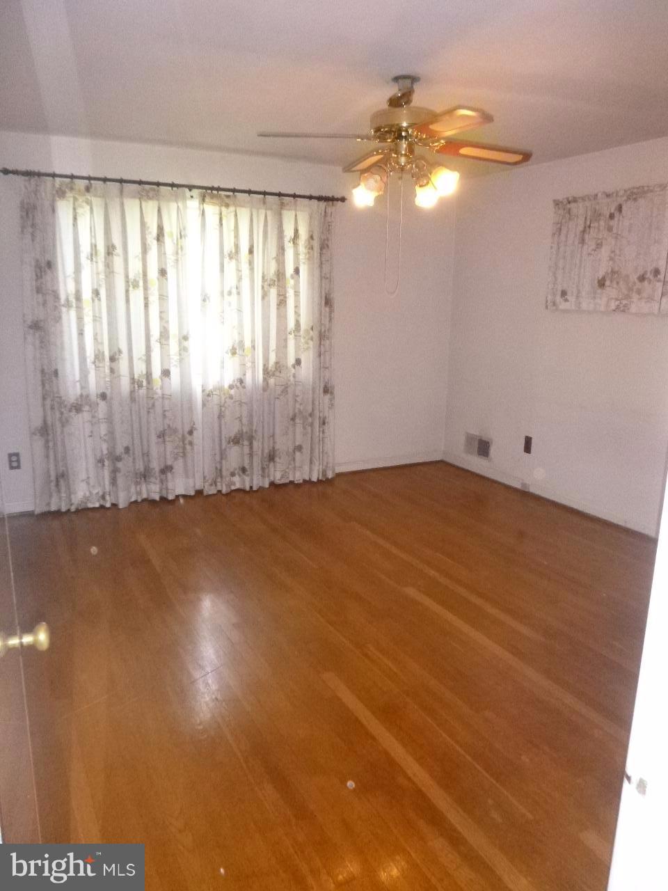 6815 Highland Street Springfield, VA 22150 - Photo 8 of 21 Bedroom (Master)