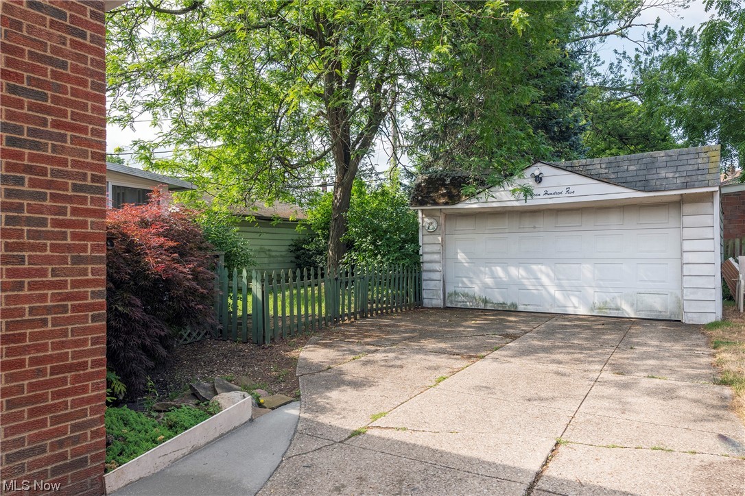 1305 West Schaaf Road Cleveland, OH 44109 - Photo 4 of 35 Gallery Image 4