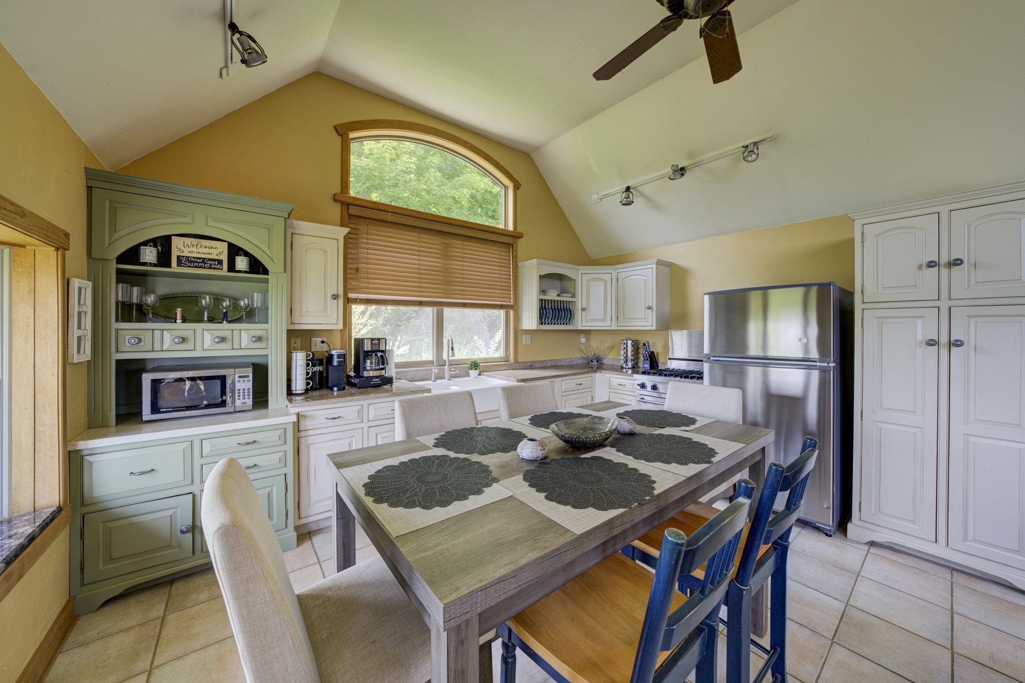 10702 East Hilltop Road Suttons Bay, MI 49682 - Photo 19 of 92