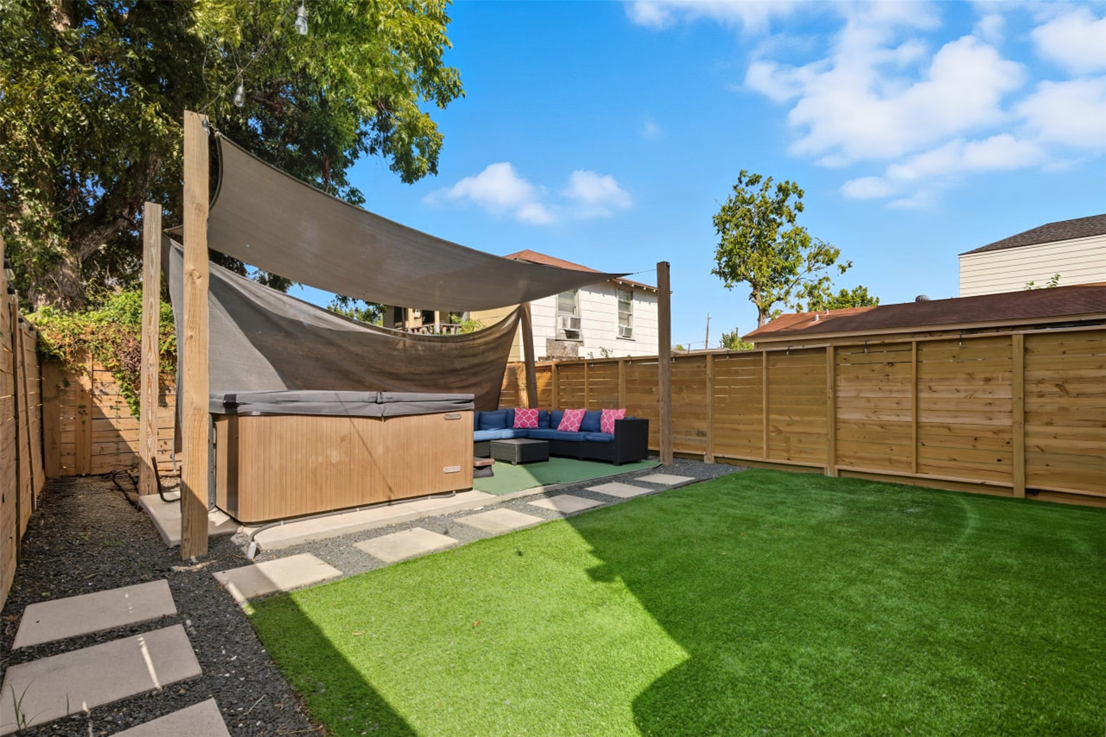 3605 Bremond Street Houston, TX 77004 - Photo 24 of 35 a view of a back yard of the house