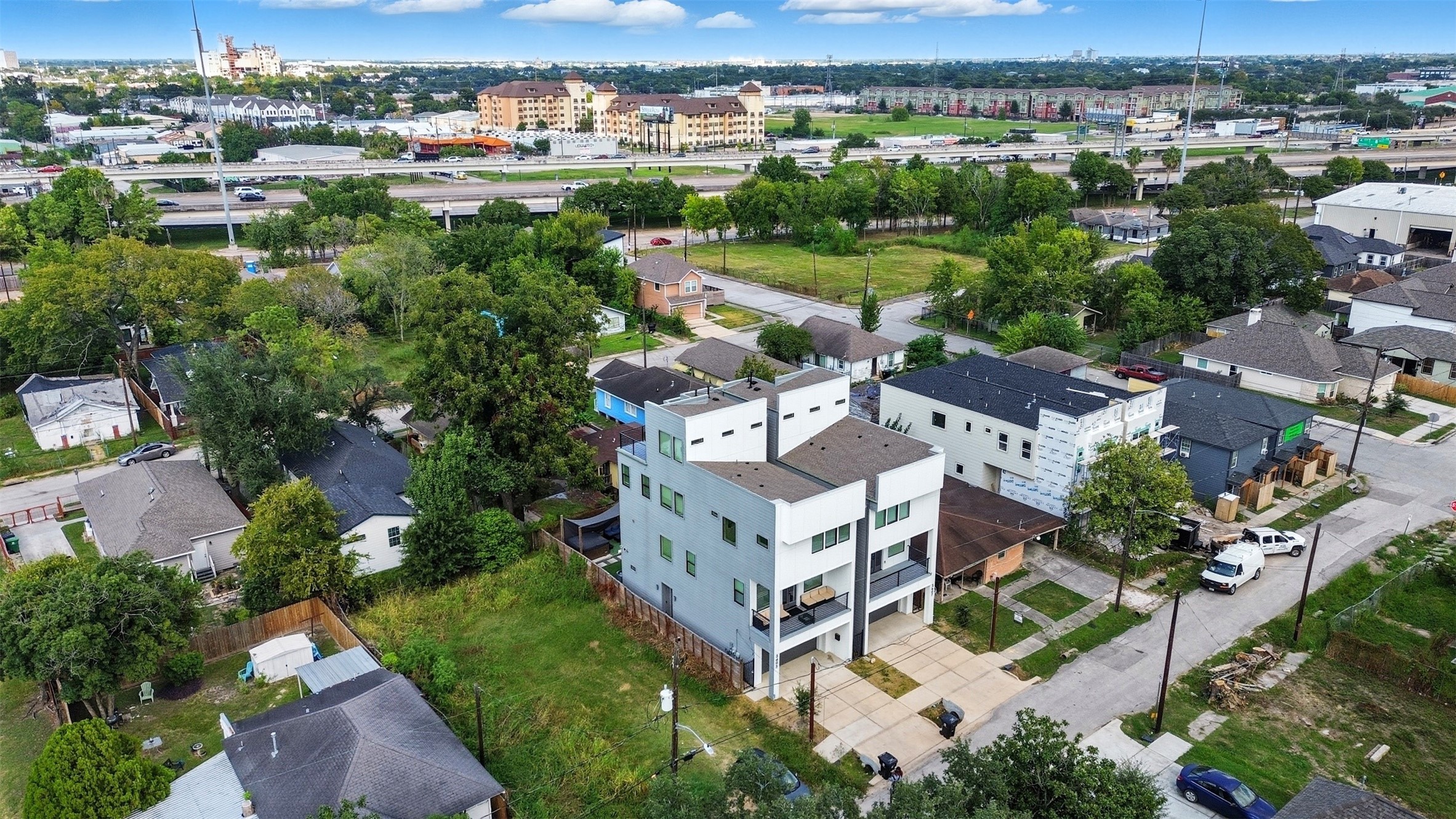 3605 Bremond Street Houston, TX 77004 - Photo 29 of 35 an aerial view of a house with a garden and lake view