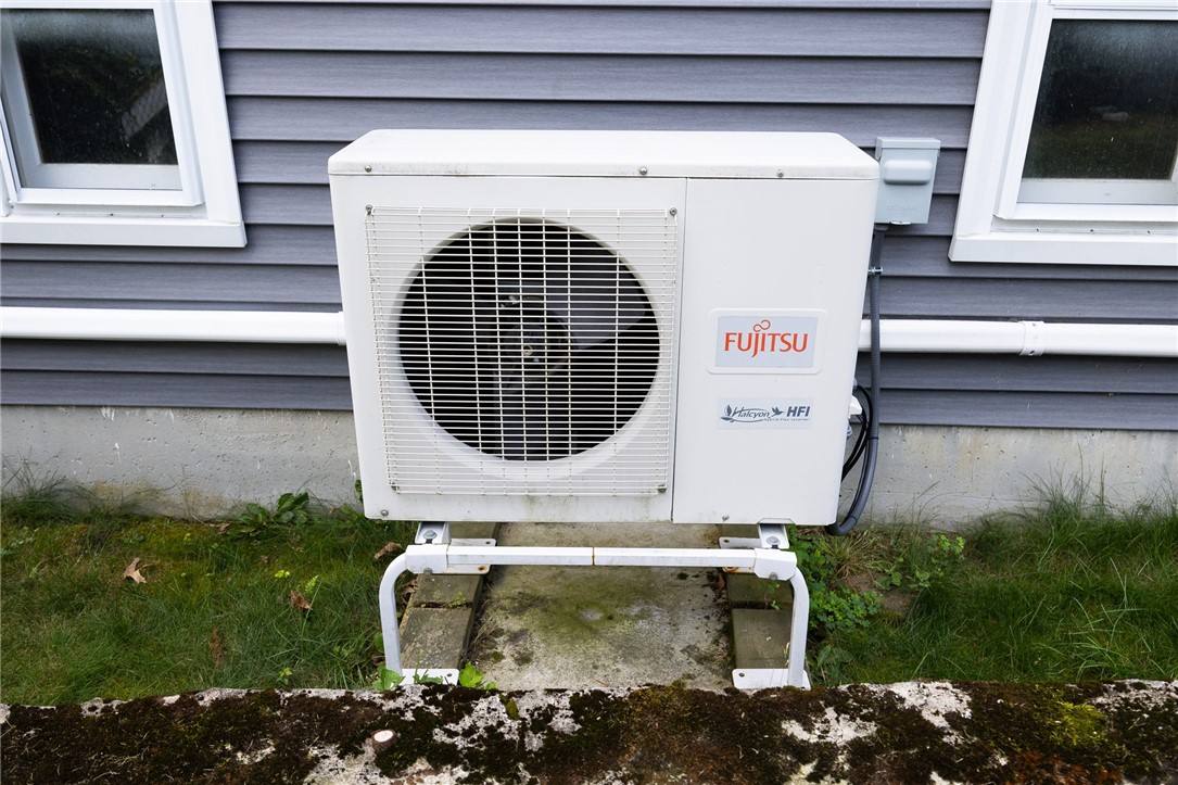 194 Ward Street Woonsocket, RI 02895 - Photo 4 of 24