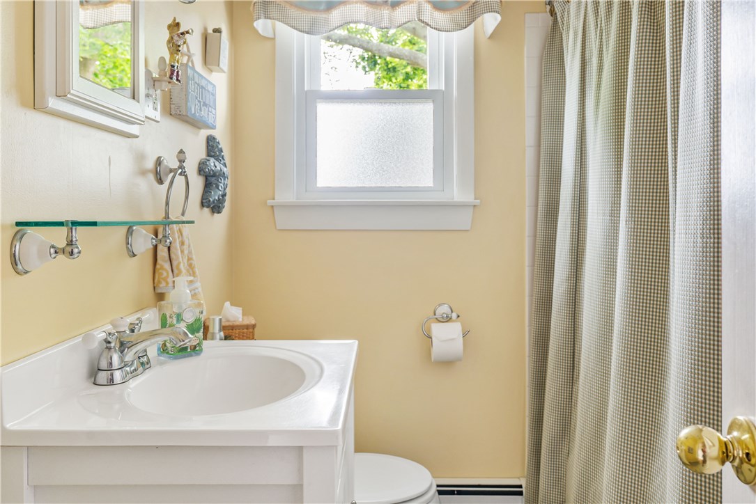 5 O Donnell Road Middletown, RI 02842 - Photo 16 of 25