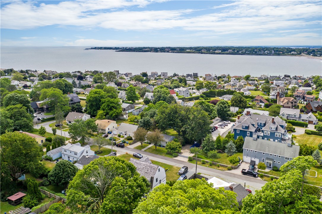 5 O Donnell Road Middletown, RI 02842 - Photo 4 of 25