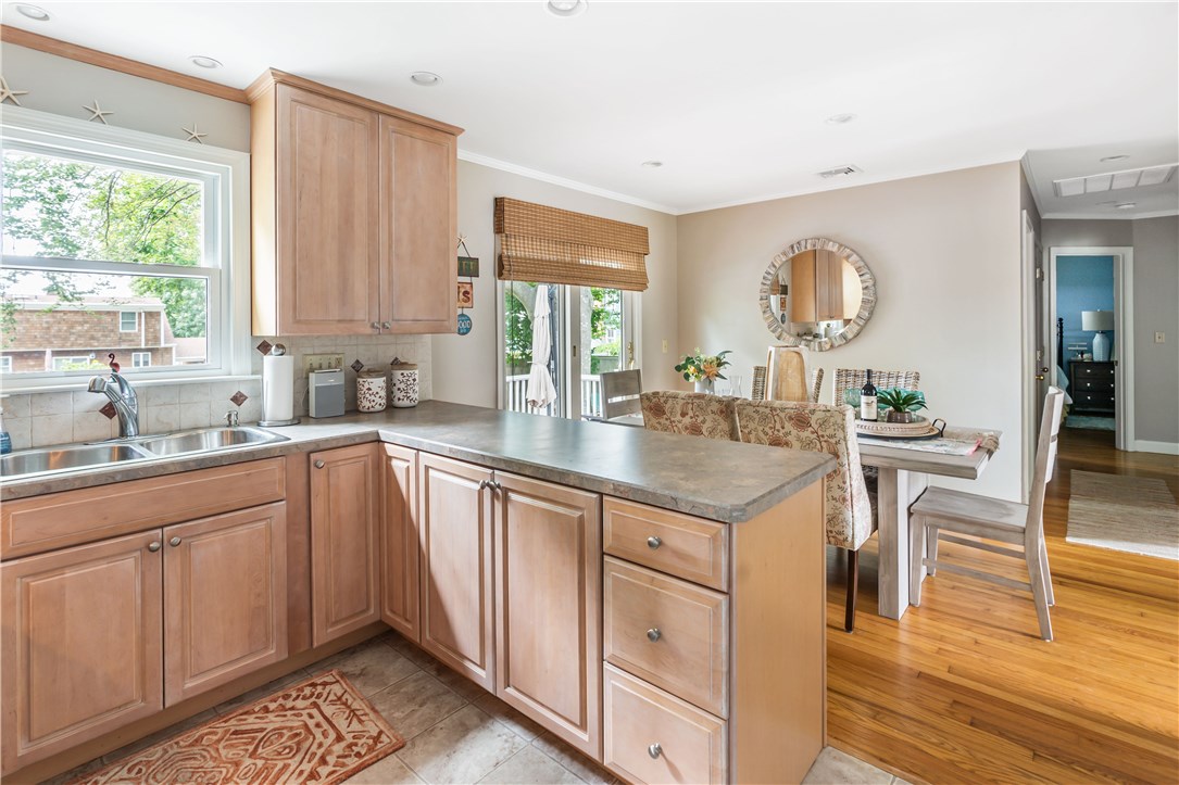 5 O Donnell Road Middletown, RI 02842 - Photo 10 of 25