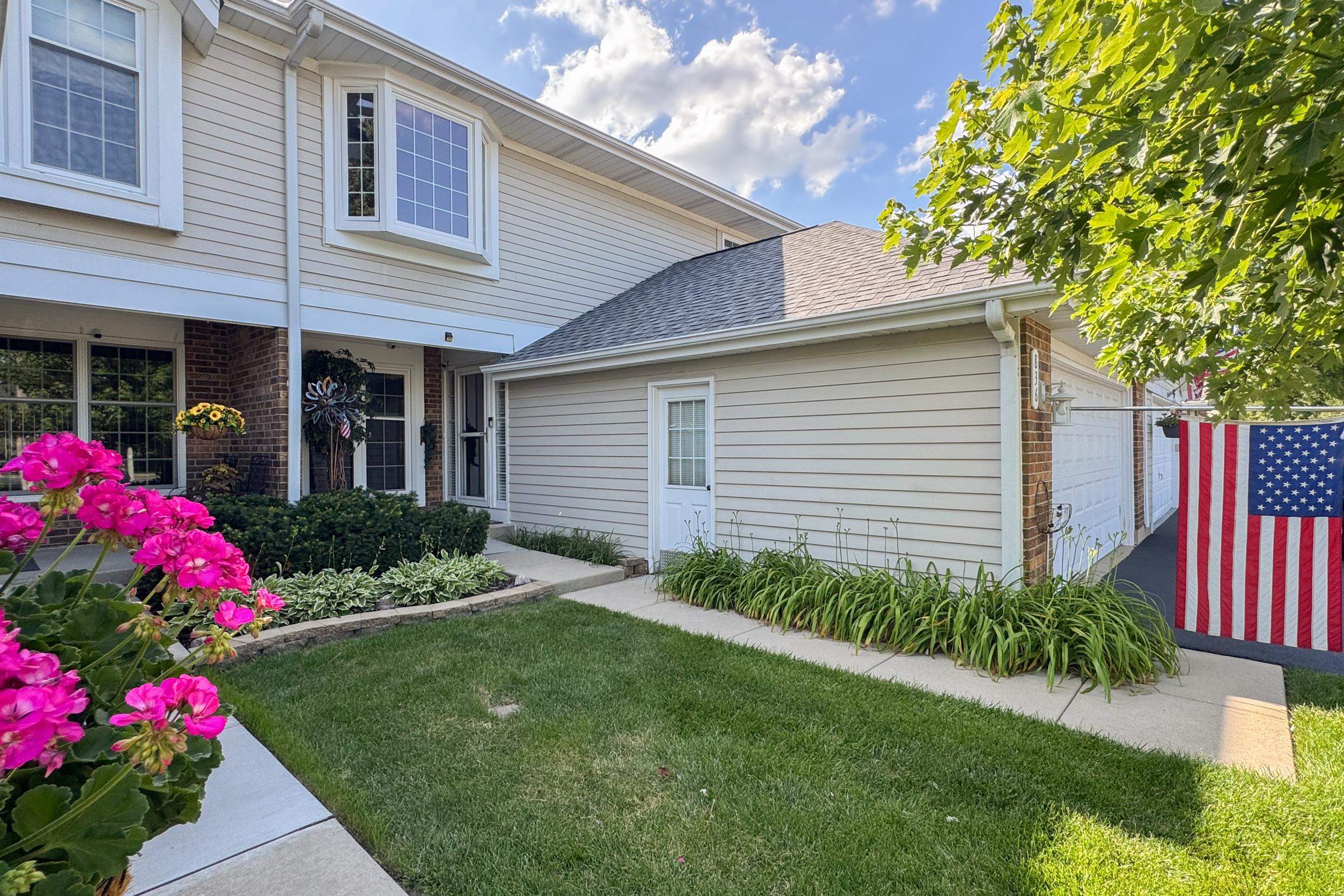 836 Golf Course Road Crystal Lake, IL 60014 - Photo 1 of 29