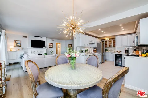 $725,000 | 10707 Camarillo Street, Unit 108, Toluca Lake, CA 91602
