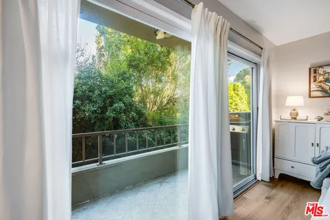 $725,000 | 10707 Camarillo Street, Unit 108, Toluca Lake, CA 91602