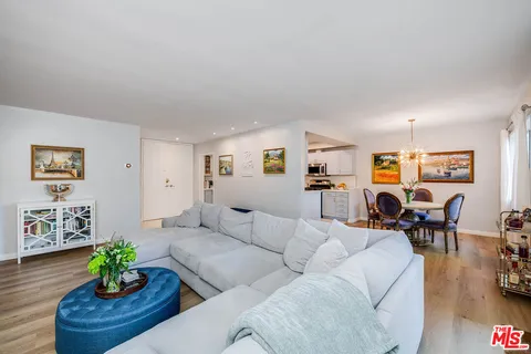 $725,000 | 10707 Camarillo Street, Unit 108, Toluca Lake, CA 91602