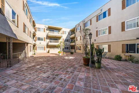 $725,000 | 10707 Camarillo Street, Unit 108, Toluca Lake, CA 91602