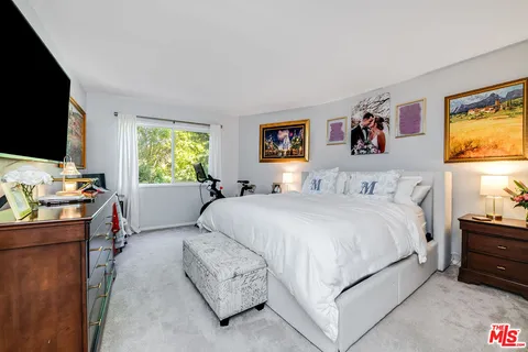 $725,000 | 10707 Camarillo Street, Unit 108, Toluca Lake, CA 91602