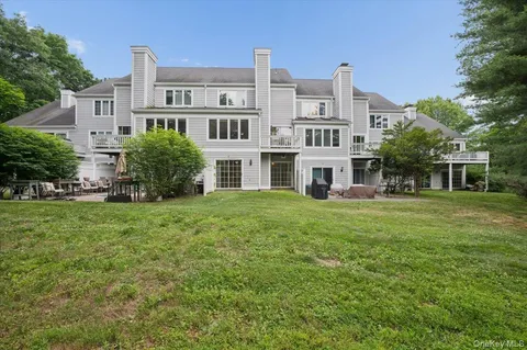 $859,900 | 8 Oakcrest Lane, Hastings-on-Hudson, NY 10706