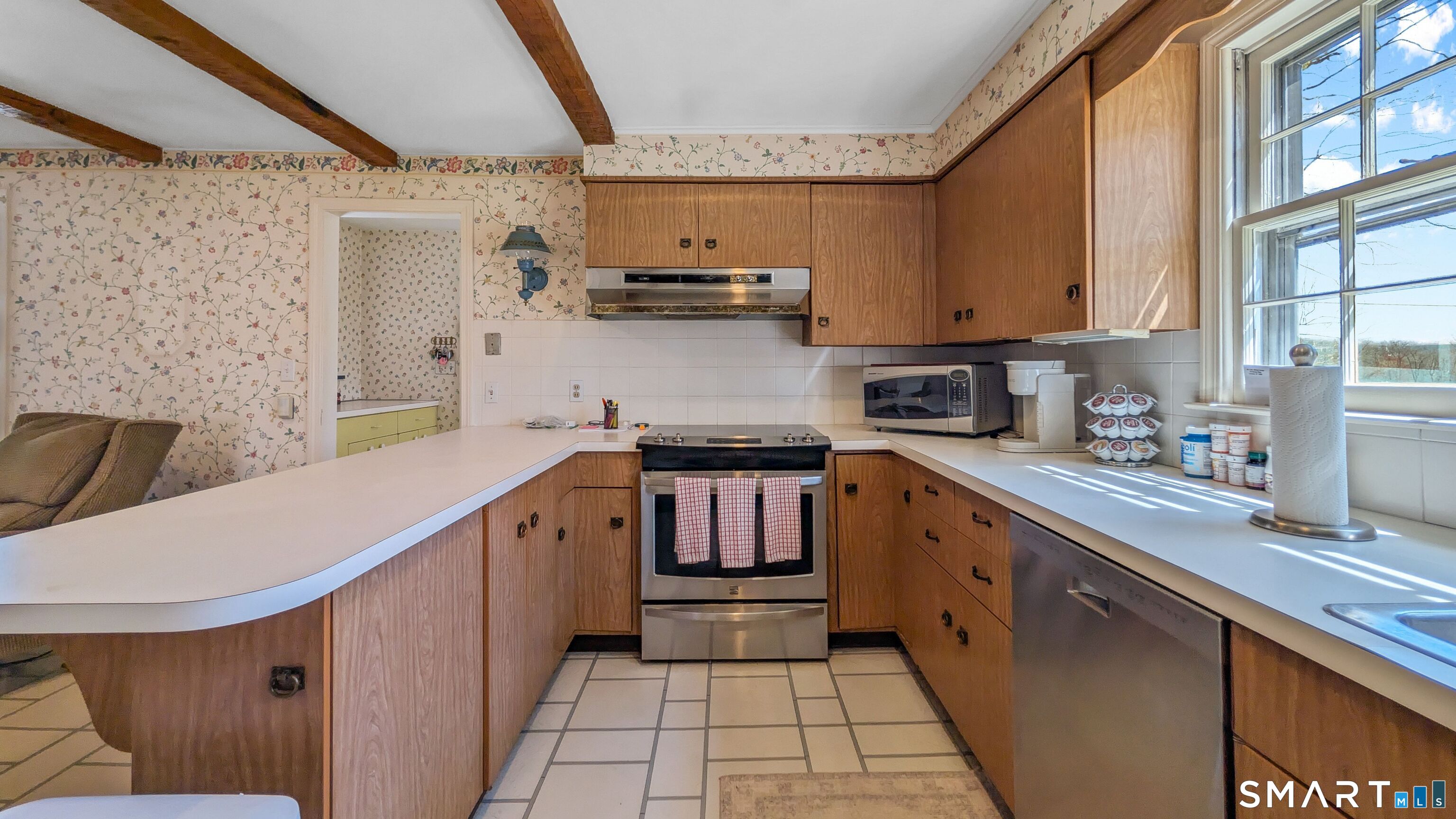 174 SW Road Waterbury, CT 06708 - Photo 9 of 29