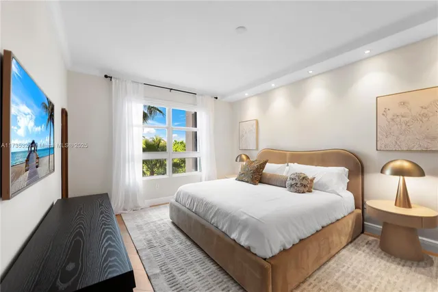 $9,500 | 705 Crandon Boulevard, Unit 405, Key Biscayne, FL 33149