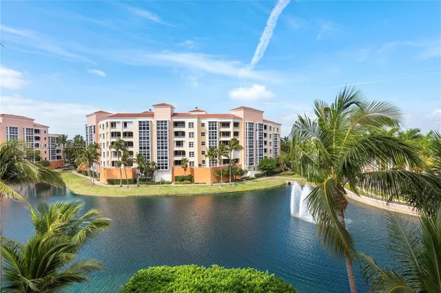 $9,500 | 705 Crandon Boulevard, Unit 405, Key Biscayne, FL 33149