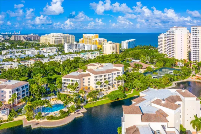 $9,500 | 705 Crandon Boulevard, Unit 405, Key Biscayne, FL 33149