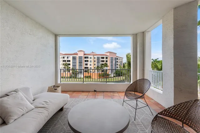 $9,500 | 705 Crandon Boulevard, Unit 405, Key Biscayne, FL 33149