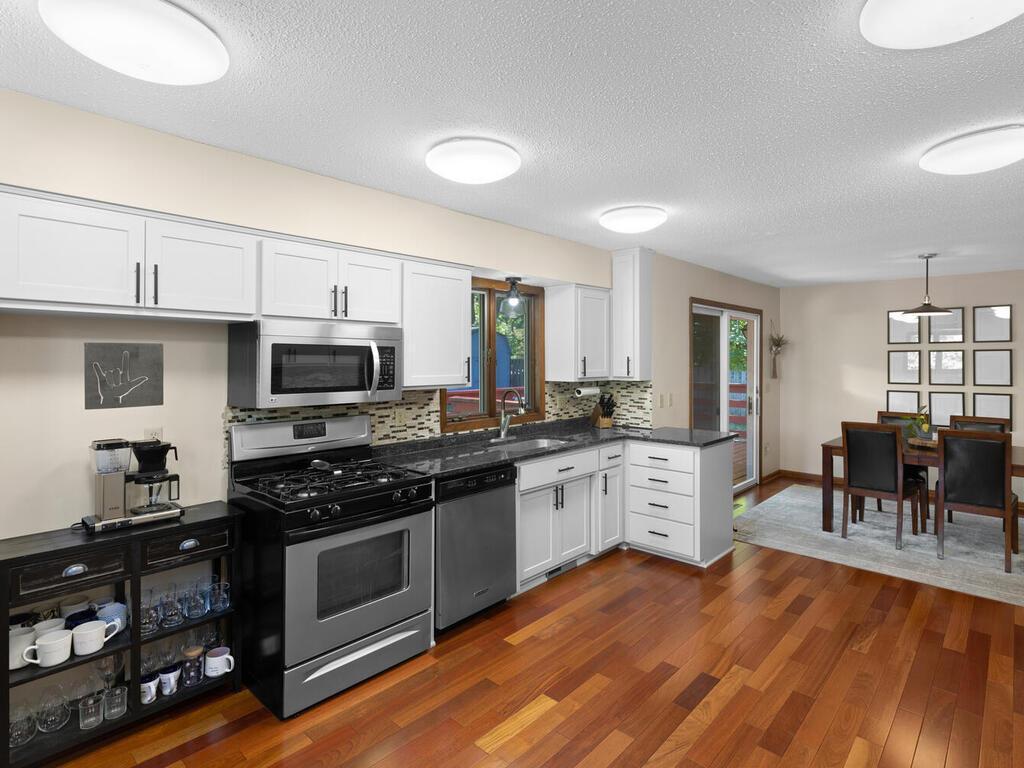 4321 Williston Road Minnetonka, MN 55345 - Photo 7 of 30