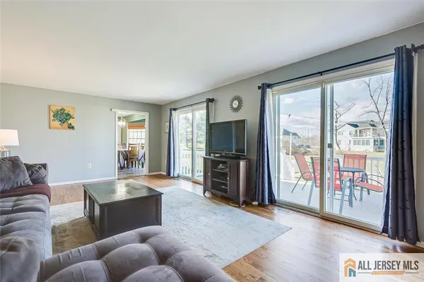 $899,900 | 14 Wexford Drive, Monmouth Junction, NJ 08852