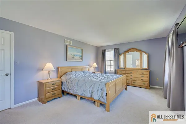 $899,900 | 14 Wexford Drive, Monmouth Junction, NJ 08852