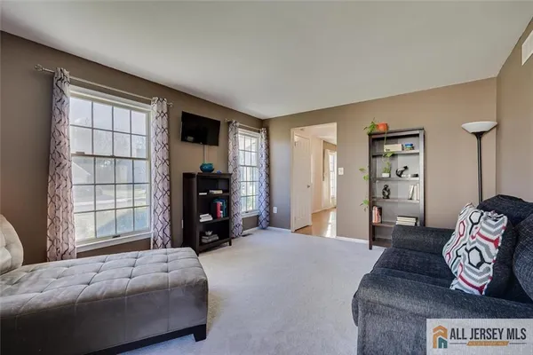 $899,900 | 14 Wexford Drive, Monmouth Junction, NJ 08852