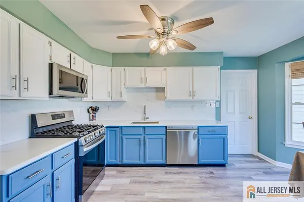 $899,900 | 14 Wexford Drive, Monmouth Junction, NJ 08852