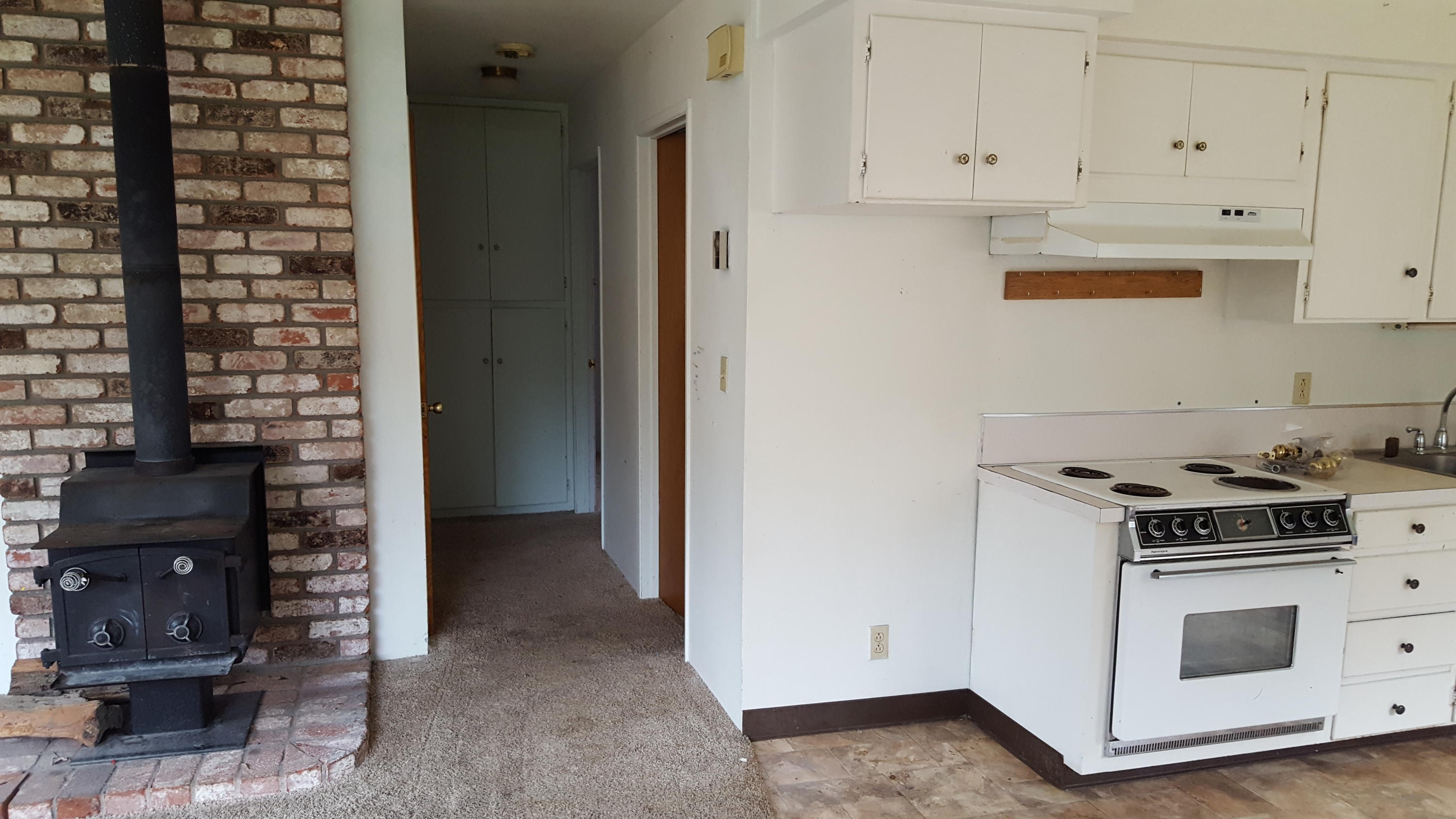 176 South Spring Street Weott, CA 95571 - Photo 5 of 27