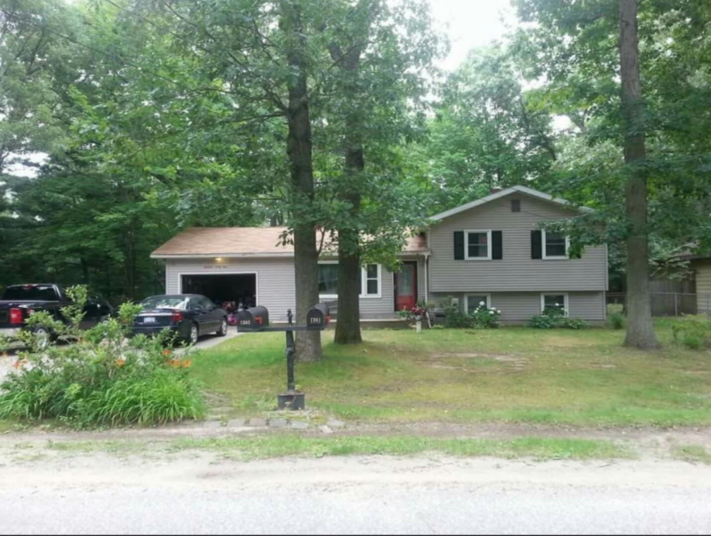 1362 Joslyn Road Muskegon, MI 49445 - Photo 2 of 37 Screenshot_20161106-161709