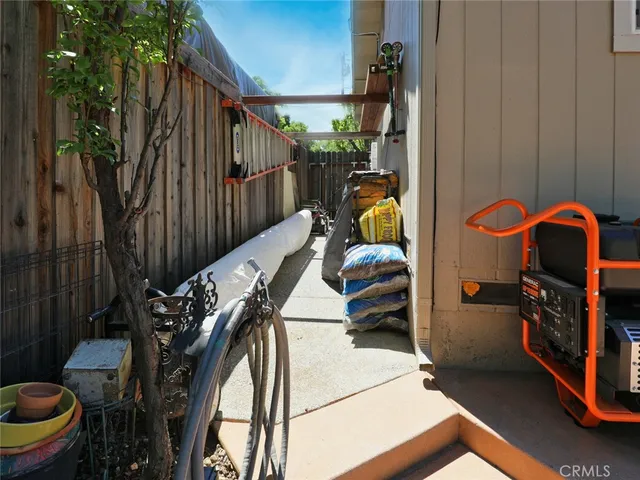 a view of entryway and hall