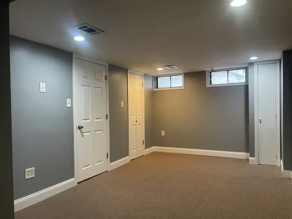 $2,500 | 9463 Niles Center Road, Unit E, Skokie, IL 60076