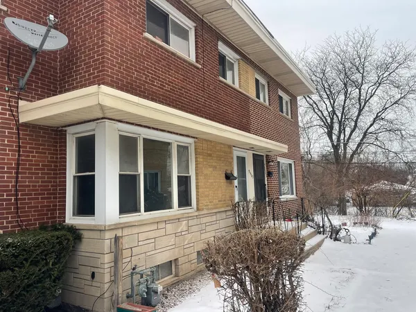$2,500 | 9463 Niles Center Road, Unit E, Skokie, IL 60076