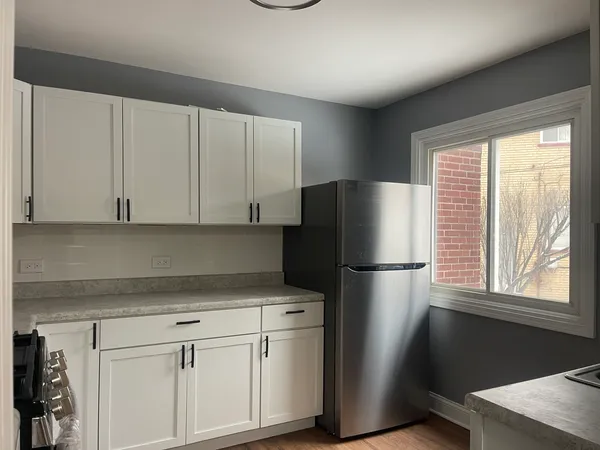 $2,500 | 9463 Niles Center Road, Unit E, Skokie, IL 60076