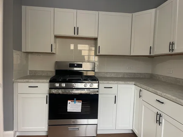 $2,500 | 9463 Niles Center Road, Unit E, Skokie, IL 60076