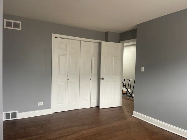 $2,500 | 9463 Niles Center Road, Unit E, Skokie, IL 60076